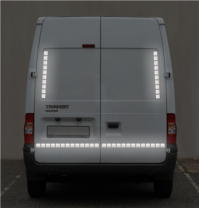 01545 Samolepící páska reflexní dělená 1m x 5cm bílá