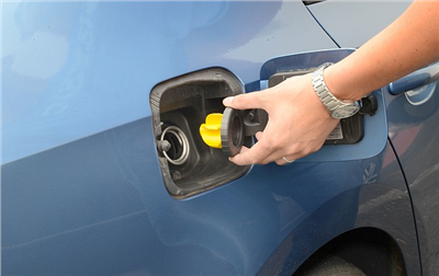 01611 Zátka nádrže uni