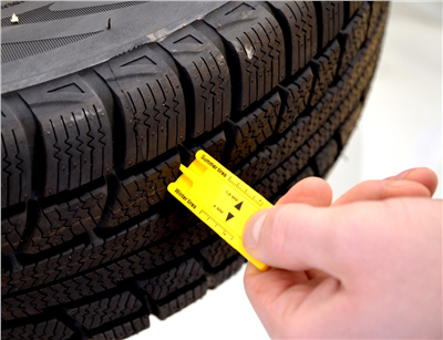 06249 Parkovací hodiny s měřičem dezénu