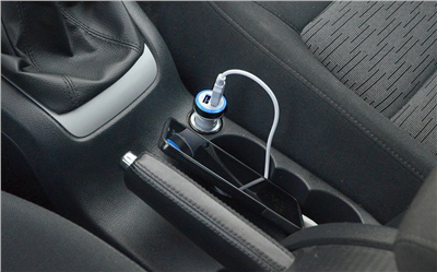 07406 Zástrčka 2xUSB 12-24V 5V/2100mA