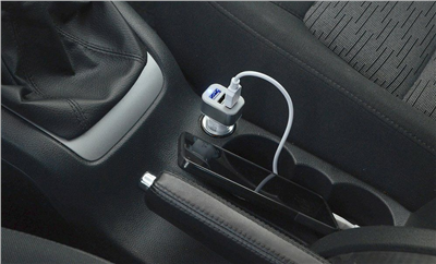 07407 Zástrčka 3xUSB 12-24V 5V/3100mA