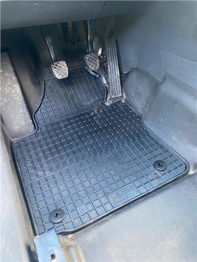 Gumové autokoberce VW Caddy 2004-2020 (přední)