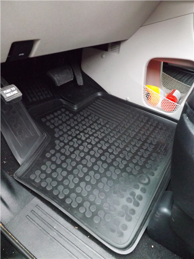 Gumové autokoberce Chrysler Voyager 2006-2011 (7 míst)