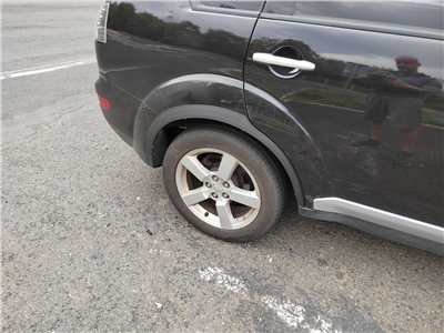 Lemy blatníků Mitsubishi Outlander II. 2006-2012 (dlouhá verze)