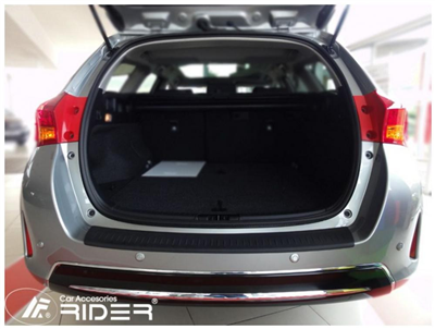 Ochranná lišta hrany kufru Toyota Auris 2012-2019 (combi)