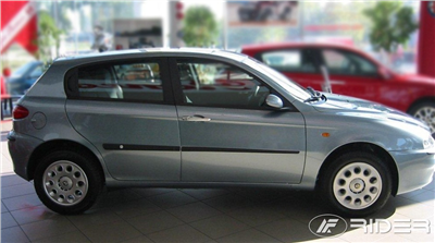 Boční ochranné lišty Alfa Romeo 147 2000-2010 (hatchback)