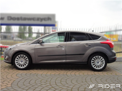 Boční ochranné lišty Ford Focus 2011-2018 (hatchback, combi, 5 dveří)