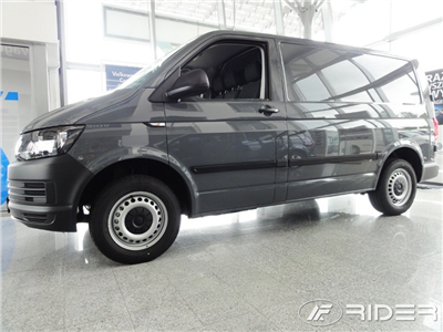 Boční ochranné lišty VW Transporter T6 2015-2021 (van, minivan, krátká verze, výklopné dveře)