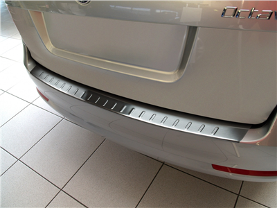 Ochranná lišta hrany kufru Škoda Octavia II 2004-2013 (combi, matná)