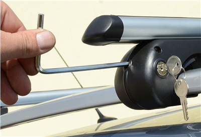 Hliníkový zamykací příčný nosník 120 cm Aroso Wolf