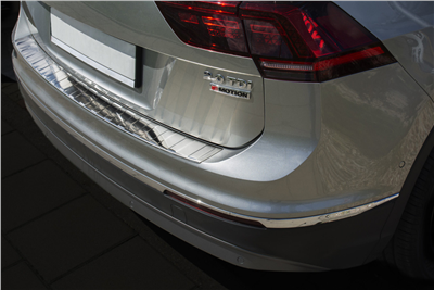 Ochranná lišta hrany kufru VW Tiguan 2016- (Allspace, matná)