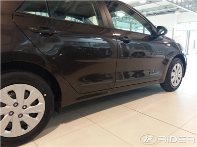 Boční ochranné lišty Kia Rio 2017- (hatchback)