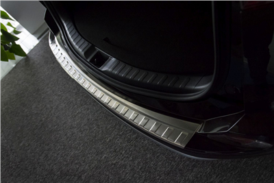 Ochranná lišta hrany kufru Toyota RAV4 2016-2018 (matná)