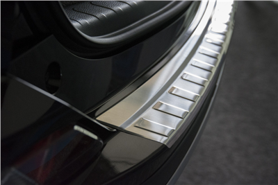 Ochranná lišta hrany kufru Toyota RAV4 2016-2018 (matná)