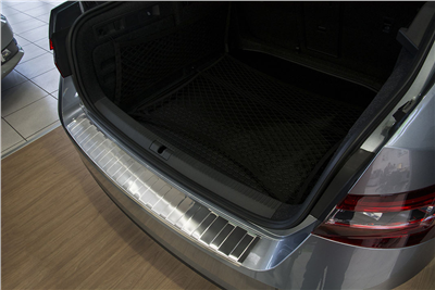 Ochranná lišta hrany kufru Škoda Superb III. 2015-2024 (sedan, matná)