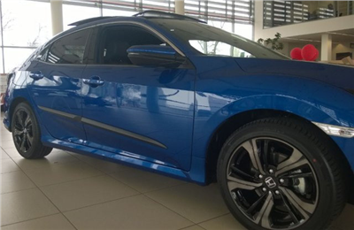 Boční ochranné lišty Honda Civic 2017-2021 (hatchback)