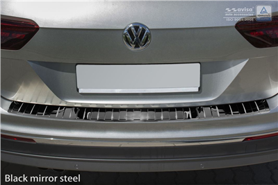 Ochranná lišta hrany kufru VW Tiguan 2016- (tmavá, chrom)