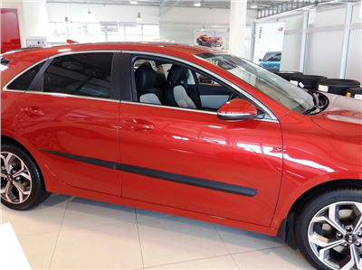 Boční ochranné lišty Kia Ceed 2018- (hb)