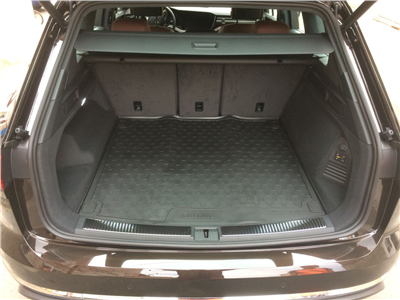 Gumová vana do kufru VW Touareg 2018-