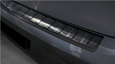 Ochranná lišta hrany kufru VW Golf VIII. 2020- (tmavá, hb)