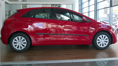 Boční ochranné lišty Hyundai i30 2012-2017 (hatchback)