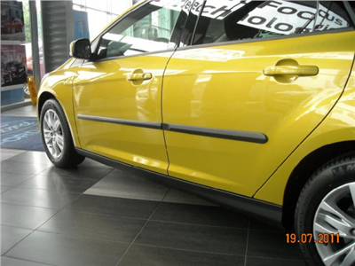 Boční ochranné lišty Ford Focus 2011-2018 (hatchback, combi)