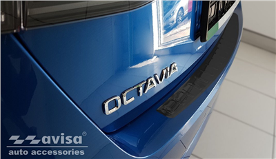 Ochranná lišta hrany kufru Škoda Octavia IV. 2020- (liftback, tmavá)