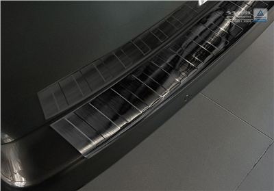 Ochranná lišta hrany kufru Peugeot Traveller 2016- (tmavá, matná)