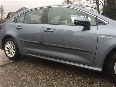 Boční ochranné lišty Toyota Corolla 2018- (combi)