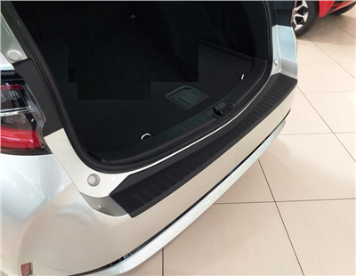 Ochranná lišta hrany kufru Suzuki Swace 2020-