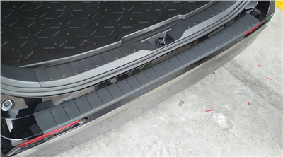 Ochranná lišta hrany kufru Suzuki Across 2021-