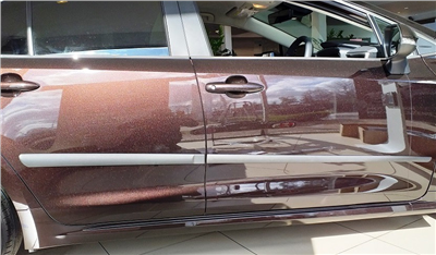 Boční ochranné lišty Suzuki Swace 2020-