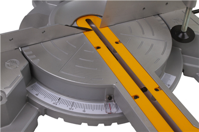 Pokosová pila 255 mm, 2000 W