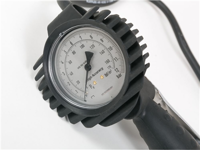 Pistole na hustění pneumatik Profi s manometrem BJC