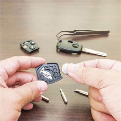 Lithiová knoflíková baterie RAVER CR2032