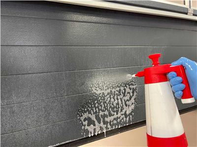 Přípravek na čištění dlaždic Koch Hallenreiniger sauer á 23 kg