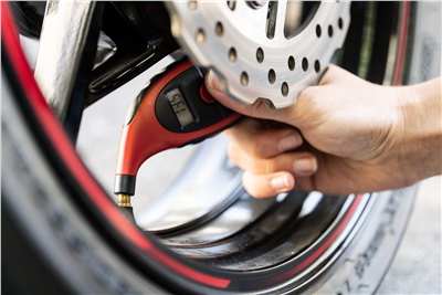 VIGOR V1423, Měřič tlaku v pneumatikách | Digitální, 128 mm, 0,15–7 bar