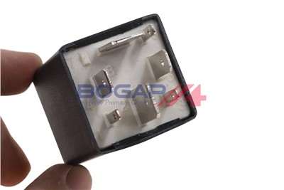 BOGAP A7617137 Číslo výrobce: 85364190890. EAN: 4251789129369.