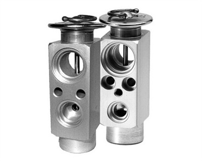 MAHLE ORIGINAL AVE 92 000P Číslo výrobce: 351239111. EAN: 4057635051217.